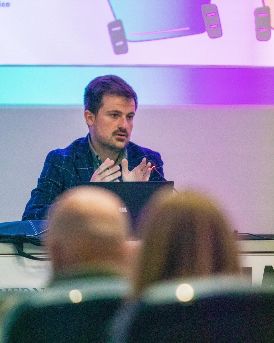 Alejandro_Hoz's tweet image. Avanzamos hacia un modelo más justo y eficiente, alineado con la economía circular ♻️

Las ordenanzas son el inicio: información, pedagogía y corresponsabilidad son clave.

Seguimos trabajando.

#Sostenibilidad #EconomíaCircular #GestiónDeResiduos #Cantabria #ElAstillero