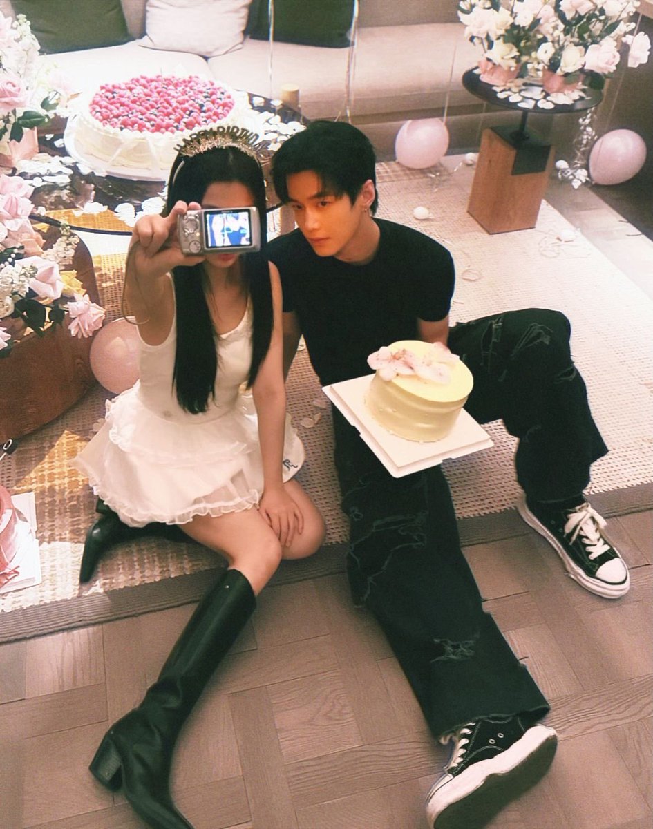 seungmnv's tweet photo. Time moves forward, yet with you it always feels like the start. The feelings remain, as constant and beautiful as ever, and you are still mine to love.

I love you, @ofhyune. 

Stay with me, i’m begging you. https://t.co/HMfyYkvRsH