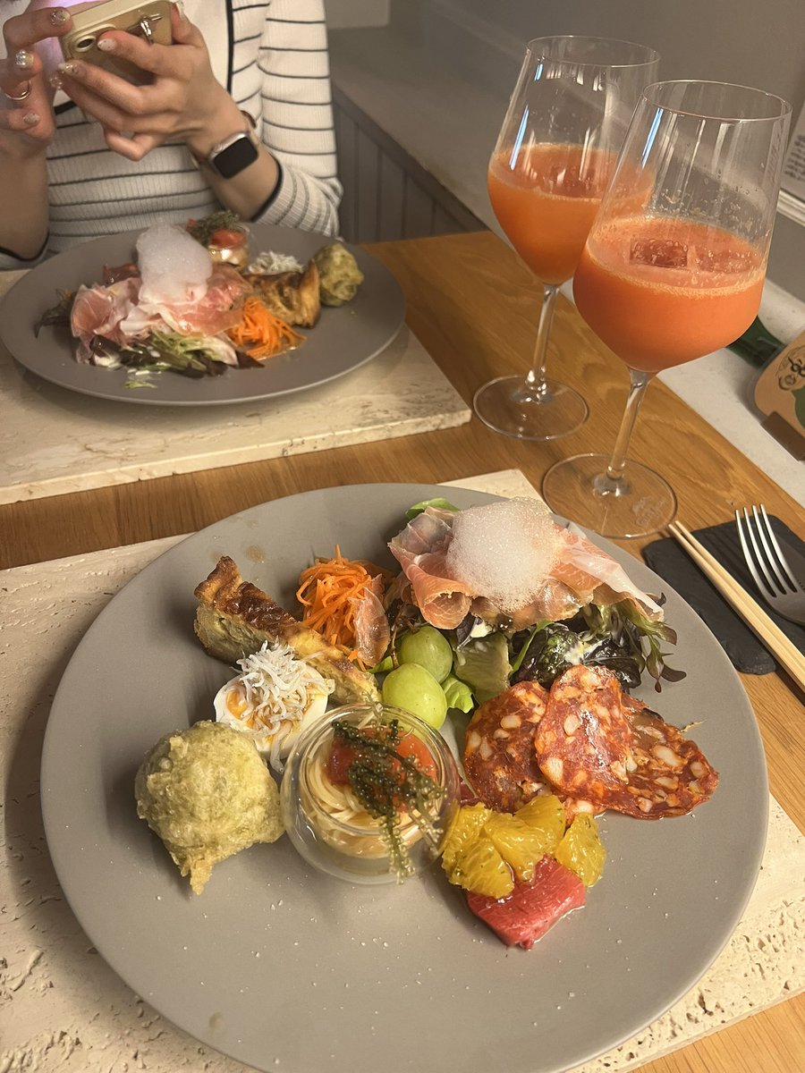 めろ🐈‍⬛シャルロッテ店長＆キッチン長 tweet media