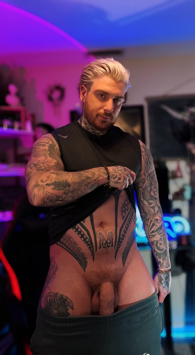 Thejordanpeek's tweet photo. Trying to focus on my night in, but I keep thinking of ways you could be making yourself useful right now. What’s the most creative way you’d try to distract me?
#AfterHours https://t.co/HFEQ1w363T