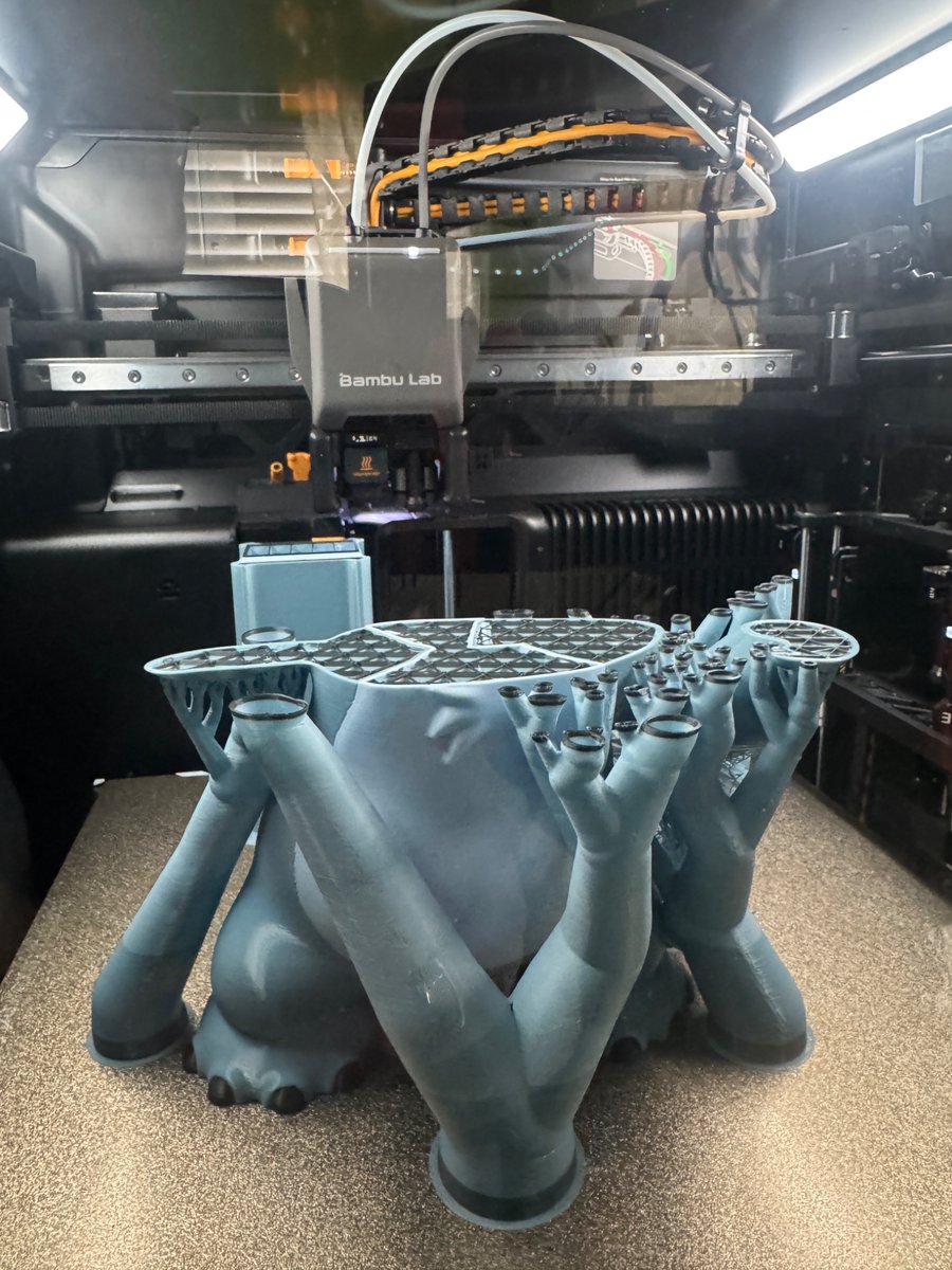 reprinted3D's tweet image. Rising from the print bed like the mischievous little imp he is, it’s #Stitch!

One day down, two-and-half to go!

I really do love this @BambulabGlobal  #H2C.❤️

Now, to get the Prusa XL back up and running…