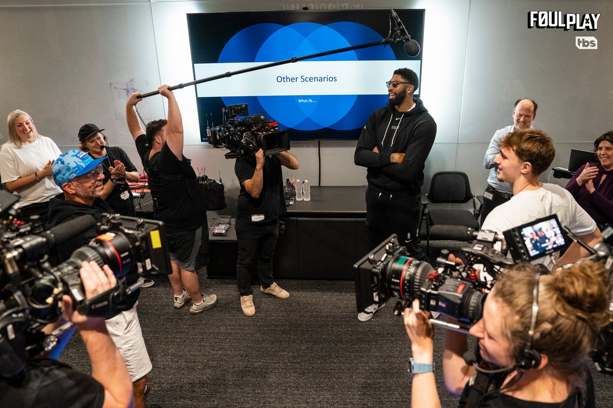 TBSNetwork's tweet image. Which prank was your favorite this week? Marcedes fake car rental or Cooper's fake HR training?

Watch new episodes Mondays 9/8c on TBS.

#FoulPlayTBS #AnthonyDavis #CooperFlagg #JasonKidd #MarcedesLewis.