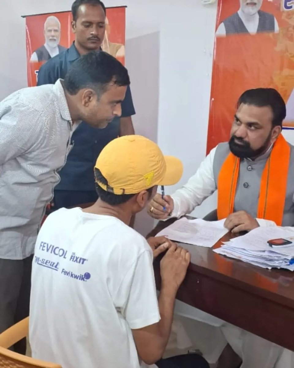 <a href="/ArunCompa/">सरकारी समस्या</a> <a href="/samrat4bjp/">Samrat Choudhary</a> <a href="/officecmbihar/">CMO Bihar</a> <a href="/VijayKChy/">Vijay Kumar Choudhary</a> <a href="/ECISVEEP/">Election Commission of India</a> <a href="/PMishra_Journo/">Prabhakar Kumar Mishra</a> <a href="/sunilkbv/">Sunil Kumar</a> <a href="/BiharEducation_/">Education Department, Bihar</a> <a href="/Aloksharmaaicc/">Alok Sharma</a> <a href="/IPRDBihar/">IPRD Bihar</a> <a href="/STET_QUALIFIED/">Bihar STET|TRE Qualified Team🇮🇳</a> <a href="/BiharTakChannel/">Bihar Tak</a> <a href="/btetctet/">बिहार शिक्षक मंच</a> <a href="/AbhisheKatyayan/">Abhishek Katyayan (कात्या)</a> <a href="/ShikshaNewsRaj1/">Shiksha News Rajasthan</a> <a href="/CommonBS786OM/">BITTU SHARMA- ‏بٹو شرما</a> <a href="/yadavtejashwi/">Tejashwi Yadav</a> भाई ने सही कहा है!इस सैलेरी में कुछ नहीं होता माननीय <a href="/samrat4bjp/">Samrat Choudhary</a> जी से आग्रह करता हूं एक बार बिहार के #शारीरिक_शिक्षा_एवं_स्वास्थ्य_अनुदेशक के बारे में भी सोचिये पूर्णकालीन करते हुए बिना सर्त राज्यकर्मी बना दे 🙏 आपने ही हमलोग को आश्वासन भी दिए थे 🙏🏻
#16000_कलंक_वेतन_से_मुक्ति🙏🏻