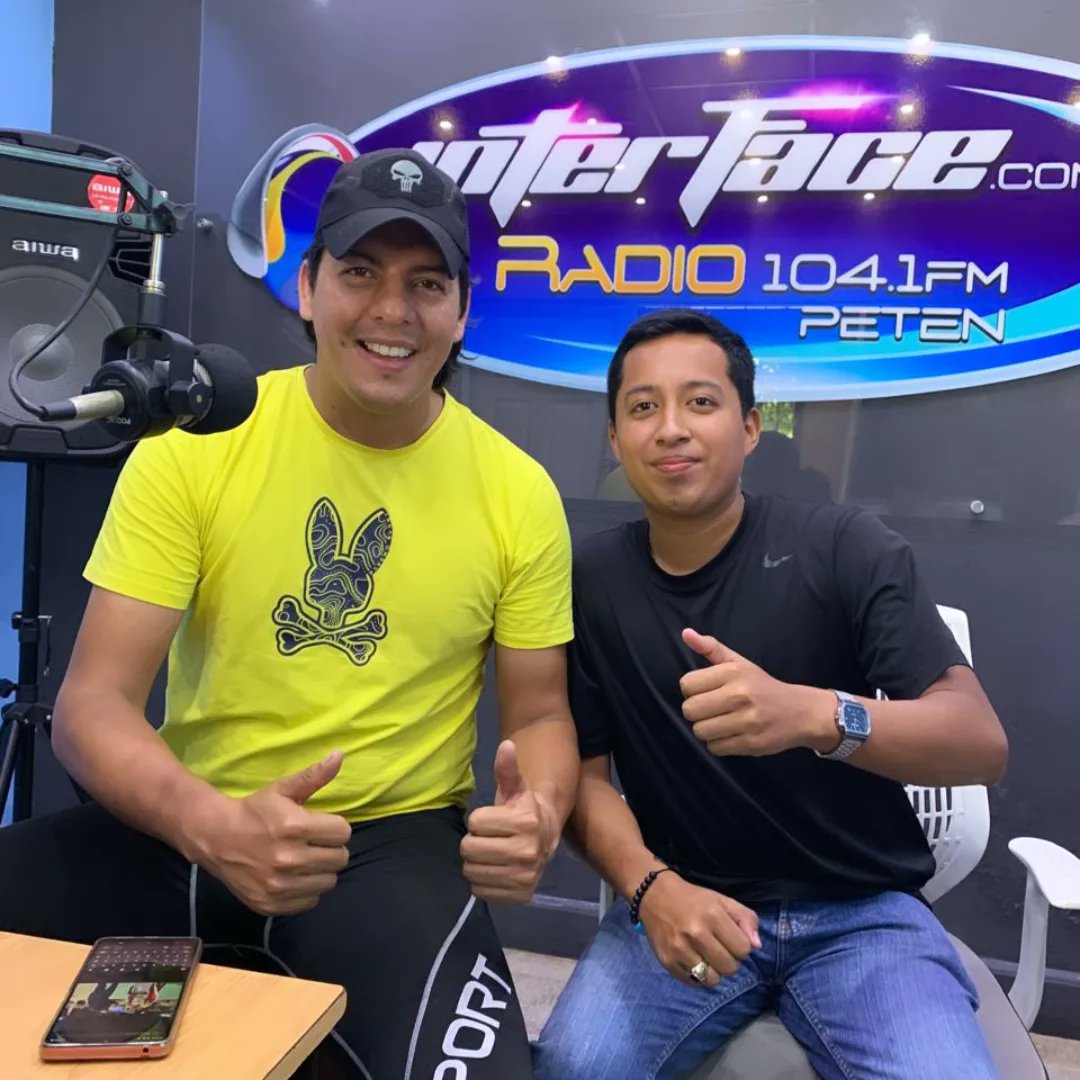 alexandro_x86's tweet image. ¡Poptún Petén a full! 👑 Ayer, feria e investidura de la Reina. Hoy, ¡en vivo desde Radio Interfase 104.1 FM! Llevando la buena vibra al Mundo Maya.
 
Heber, Tita, DJ Noel y Lic. Francisco. ¡En acción! Nos vemos en el desfile, Unidad Movil de Interfase. ¡A animar! #Poptun #Radio