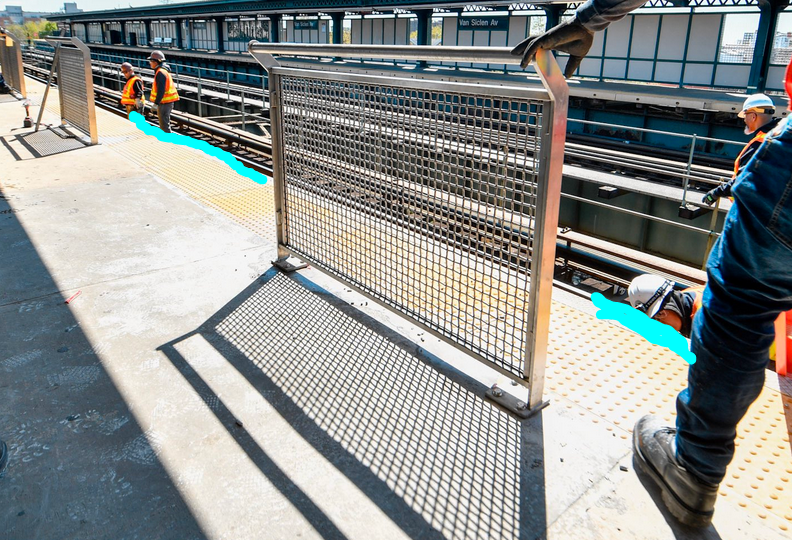 michaelmvm2828's tweet photo. @MTANewsroom for the love of god put the barriers at the actual EDGE of the platform (highlighted in blue), otherwise theyre just a useless obstacle to movement up and down the platform https://t.co/21yU49yRRQ