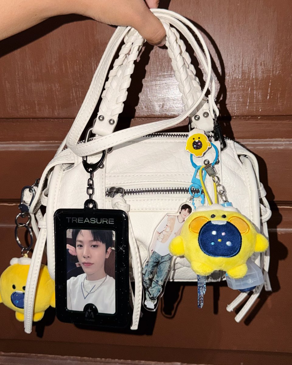 lovvv bgt tahun ini tasnya ga harus pvc 😆💛