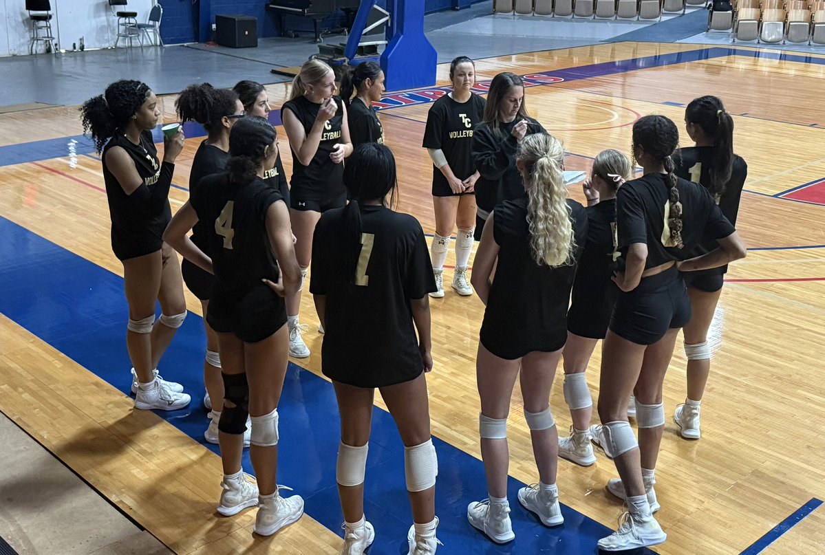 TonyAdamsTCSID's tweet image. @TempleC_VB in their final spring scrimmages at Arlington Baptist. Having fun, getting work in. #YOURCommunitysCollege #TempleCollege #HardWork