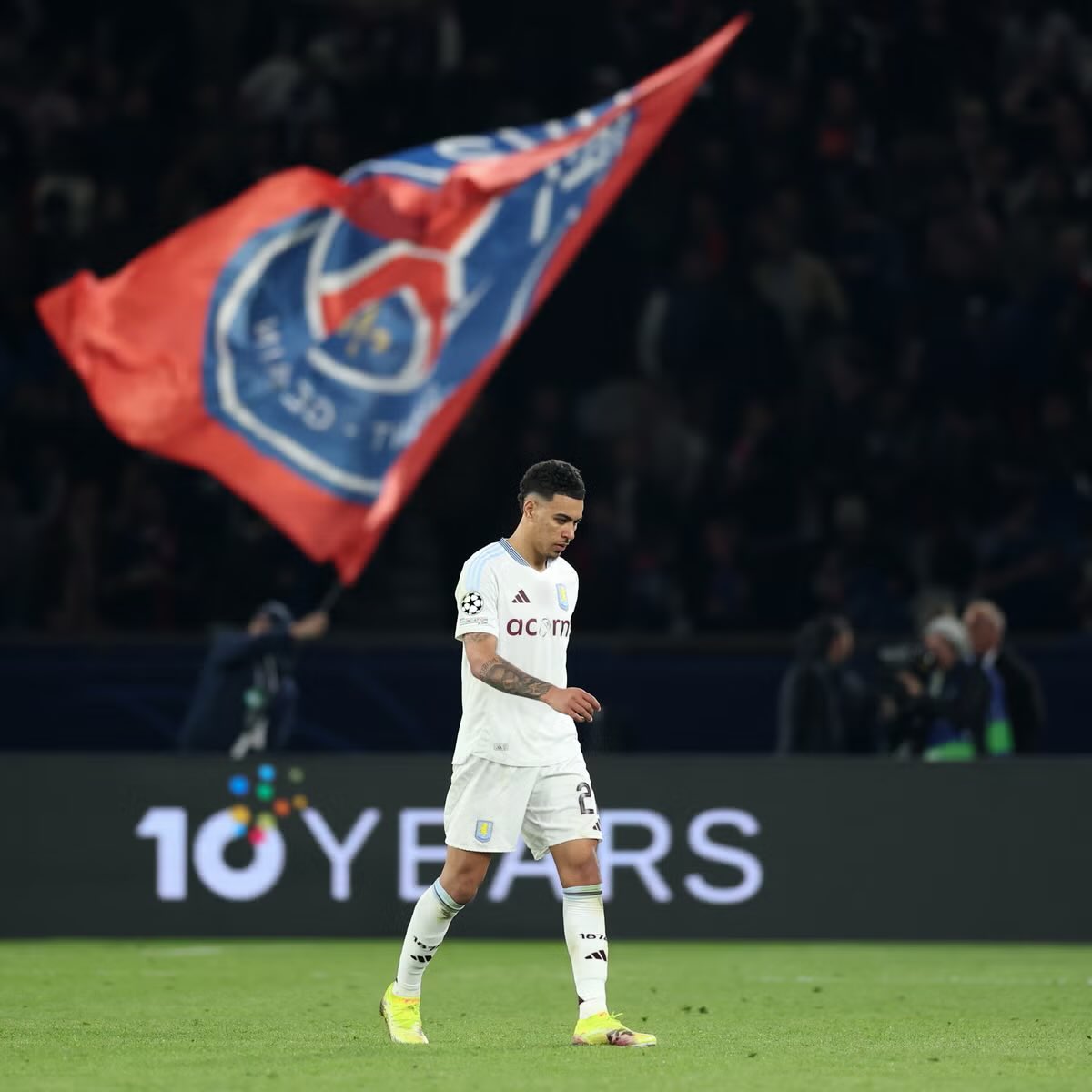 Media Parisien tweet media