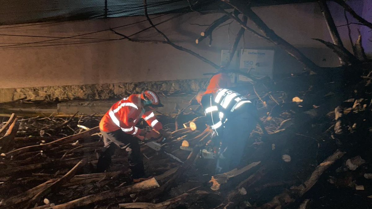 PeriodistasOax's tweet image. #Capital 
📣 Continúan trabajos de atención y monitoreo en Oaxaca de Juárez tras lluvias

@MunicipioOaxaca
👉periodistasoaxaca.com/2026/04/24/con…