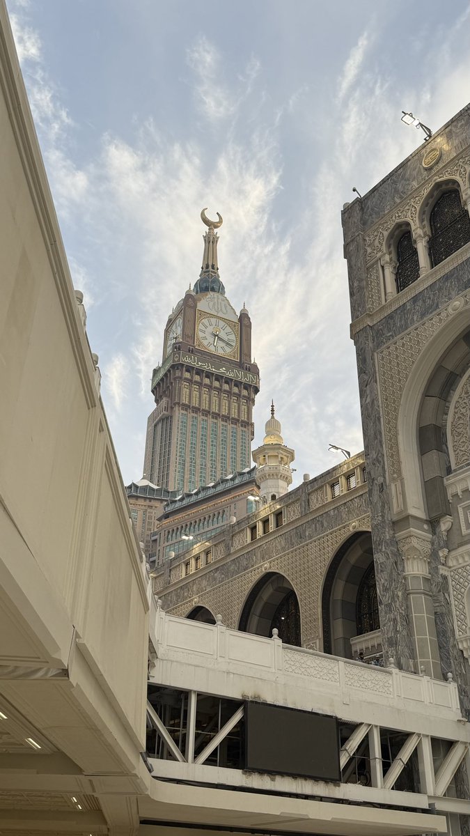 random ly tweet media