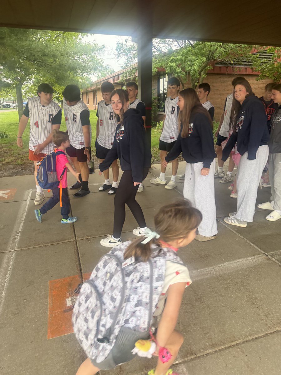 RHSRocketSball's tweet photo. Such a fun way to start our morning! @RHSRocketSball and Baseball were asked to participate in High Five Friday at the Elementary EC-1 building. https://t.co/8fh4dRTKIa