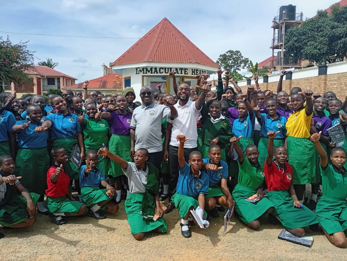 ProfsFLEouganda's tweet photo. APFO is pleased to report on the sensitization activity conducted by CALUFU Ouest, led by Mr. Bienvenu Aliganyira, alongside Boniface Ayebare (PhD) @kabuniversity 
The activity brought participants together around unity &amp; shared action.
Tusimbudde. Camps Ludiques francophiles Ug. https://t.co/SI13TY38Rk