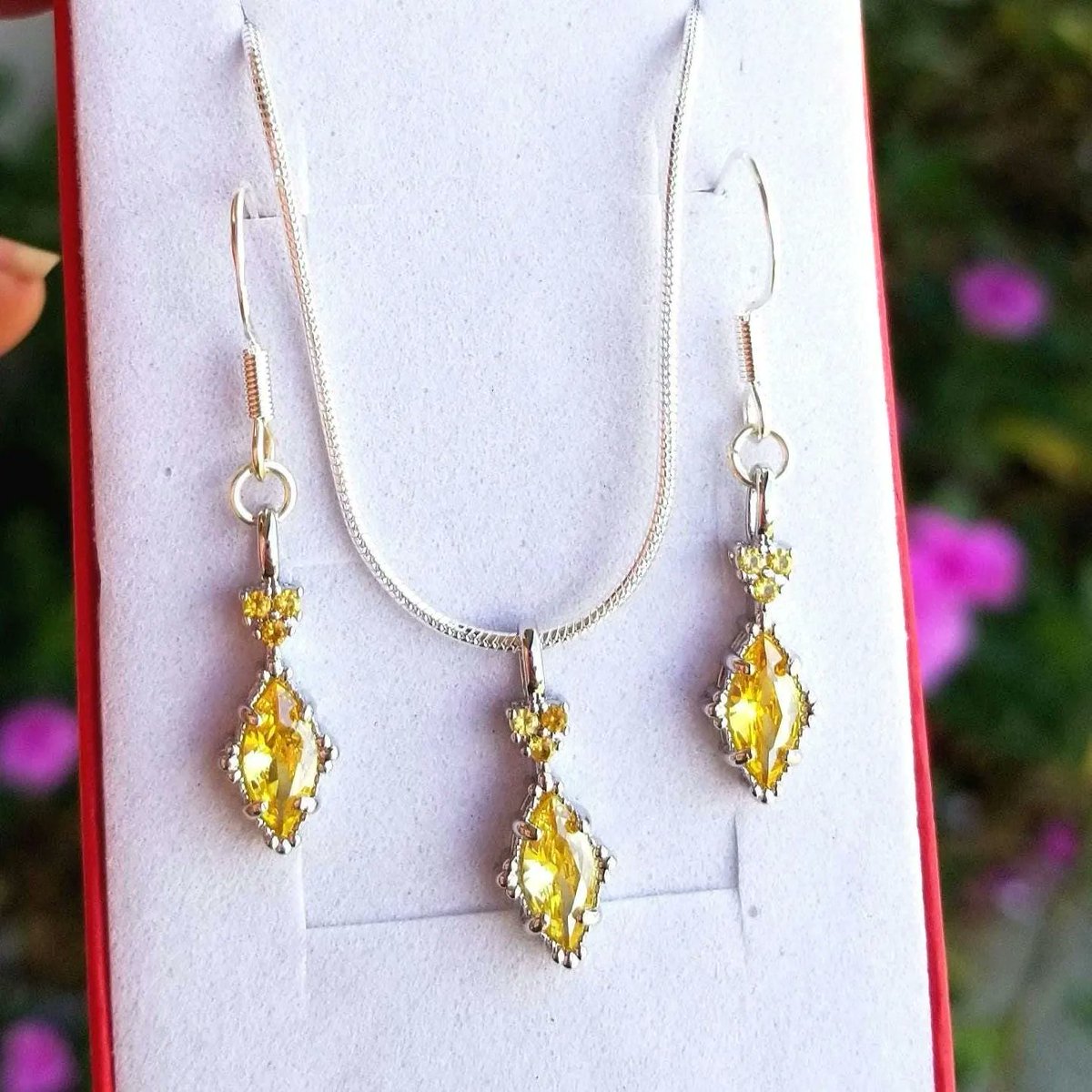 TrendingNowGift's tweet image. Sterling Silver Citrine Necklace &amp;amp; Earrings Set #jewelry #Citrine  #citrinejewelry #citrineearrings #citrinenecklace #citrinejewelryset #necklace #earrings #handmadeearrings #handmadejewelry #Mothersday #mothersdaygifts #giftforher #etsy 

 etsy.me/3DxKs3z via @Etsy