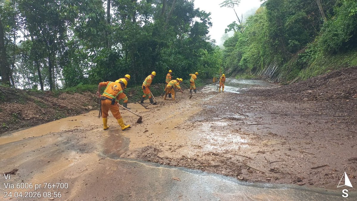 InviasOficial's tweet image. ‼️#Boyacá

⛔️Cierre total de la vía Cruce Ruta 45 – Otanche, sector La Y, por deslizamientos y flujo de lodos debido a las fuertes lluvias.

📍 Afectación entre el km 68 y el km 79. 

1/3🧵