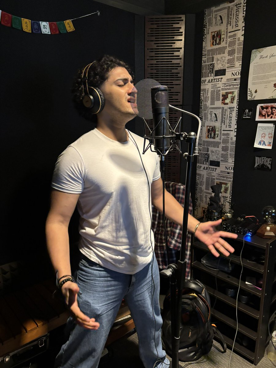 Royal_Moonstone's tweet photo. Some songs come easy. This one had to be built.
Through rewrites and endless tweaks, this song became something bigger.

Part of that journey is here.
This is only part of the story. The song arrives soon.

#UpcomingArtist #rockmusic #NewMusicComingSoon #RockBand #RockVibes https://t.co/RBYCuY1RPq