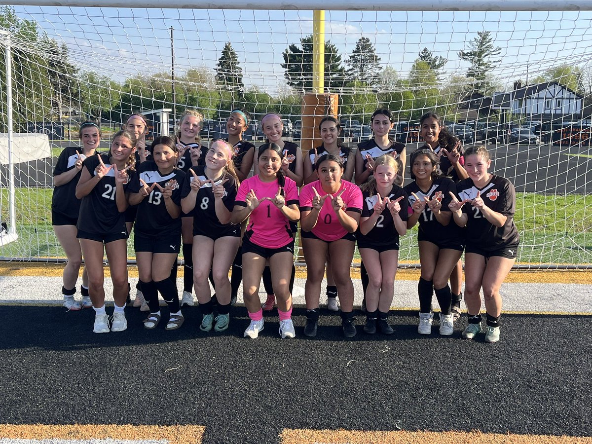 MrStaj3's tweet image. Reserves erupt for a season high 8 goals en route to an 8-0 victory over the Falcons! Sia 2, Liv 2, Avery 2, Reagan 1, and Co 1 all tally for the Tigers. Co, Liv 2, Alice and Adilya with assists. Kim and Lizzie share shutout! #OpportUNITY #tigerproud @wwsouthsoccer @WWSathletics