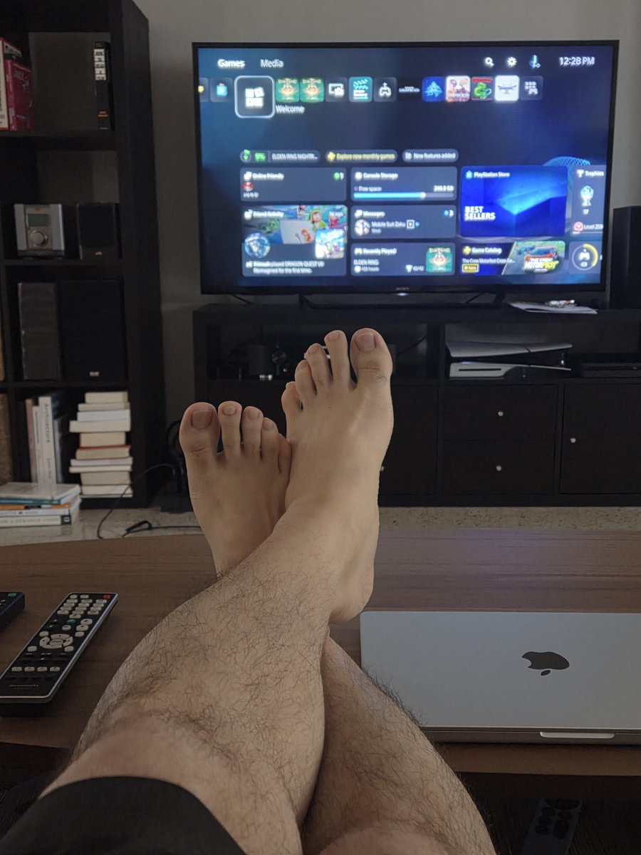 Kosmicfoot tweet media