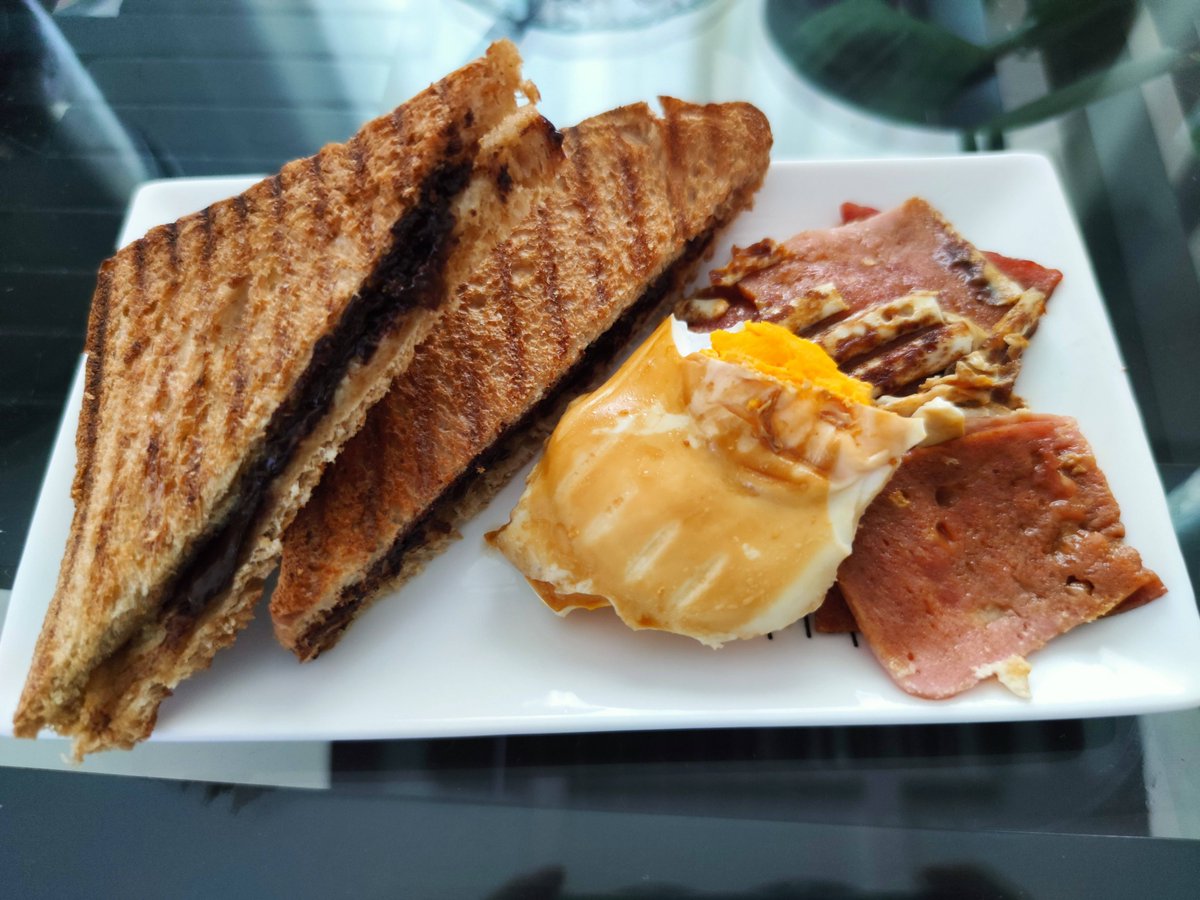 Anca Diaconu tweet media