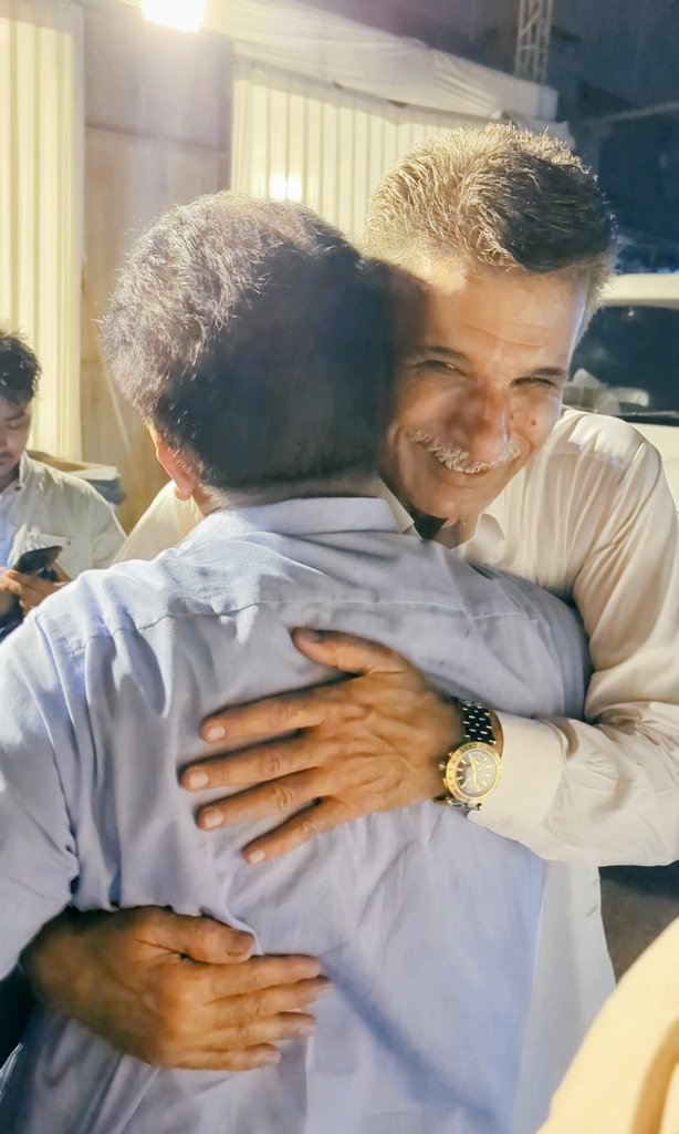 ShakeelChPPP's tweet image. بہت پیارے بھائیوں جیسے دوست اور جیالے بھائی لالا ایوب بلوچ نے دوستوں کے اعزاز میں پر تکلف عشائیہ دیا 
💞 یاراں نال بہاراں 💞   

#PPPFamily 
#Karachi