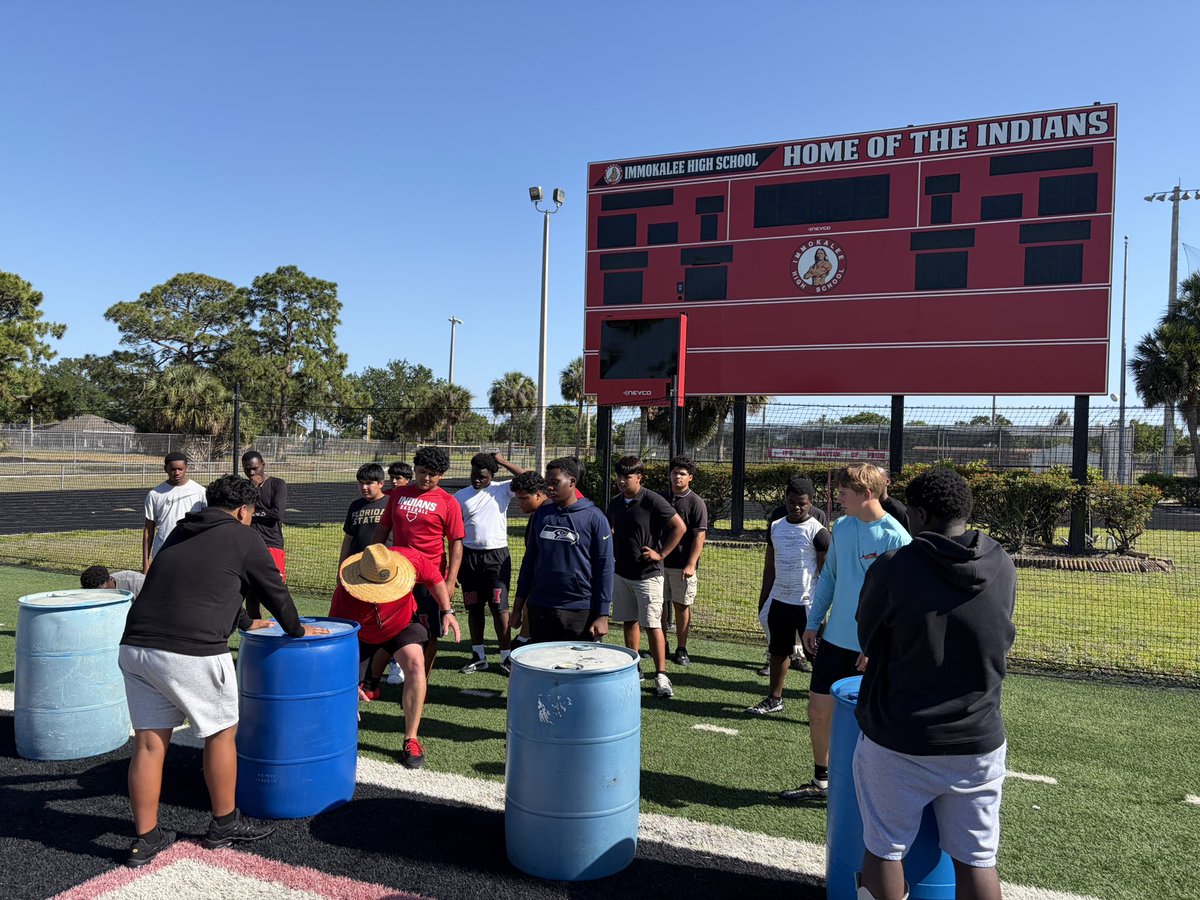 ImmokaleeFB's tweet image. Spring football and there’s no easing into it! 
🏈 1st days of practice and the standard is set.  
8th graders stepping in and learning what it takes❗️
Weight room work! Field work! No shortcuts.  
#REDWOOD — rep by rep, day by day.  
Nothing given. Everything earned!