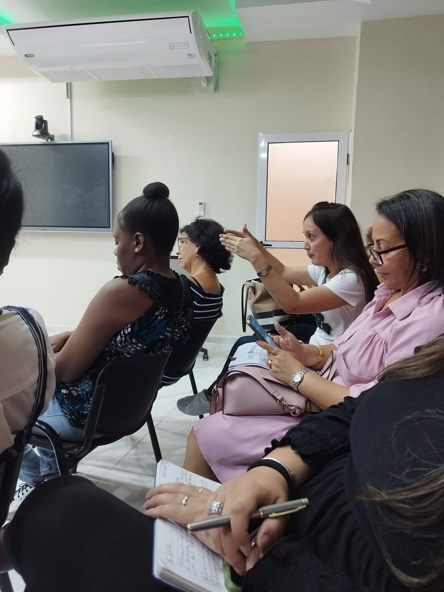 UratsukaMartha's tweet photo. Seguimos los debates dentro del Consejo Dirección del OSD @AMA_CUBA , del Decreto 127 /2025 para el funcionamiento de las entidades presupuestadas.
@citmacuba 
@MaritzaPtaAMA 
@ArmandoRguezB https://t.co/KzNxEpYsSL
