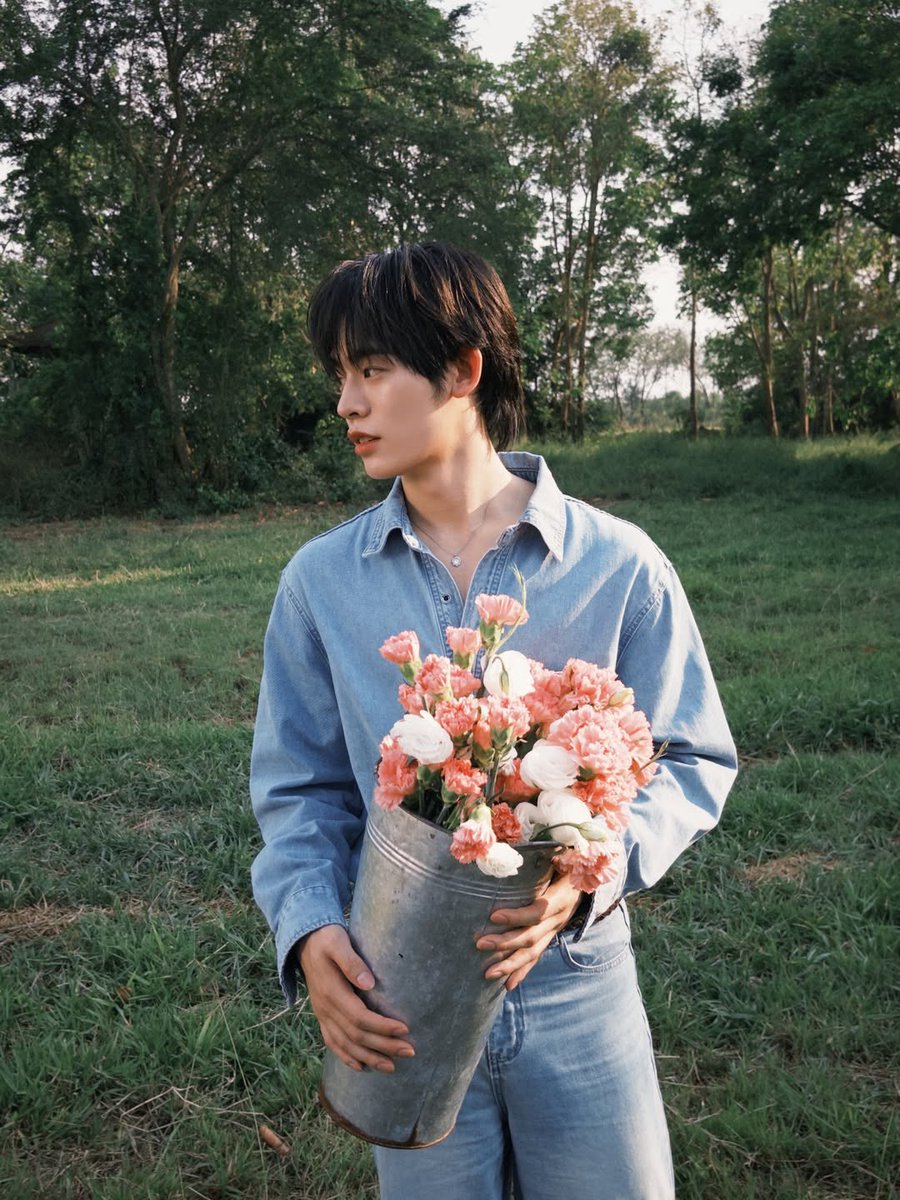 ควรมีคนแต่งยอยศศุภการเอาลงหนังสือภาษาไทยบันทึกไว้เป็นบทเรียนให้ลูกหลานรู้ว่ามีคนสวยขนาดนี้มาจุติในปี 2545 อ่ะ