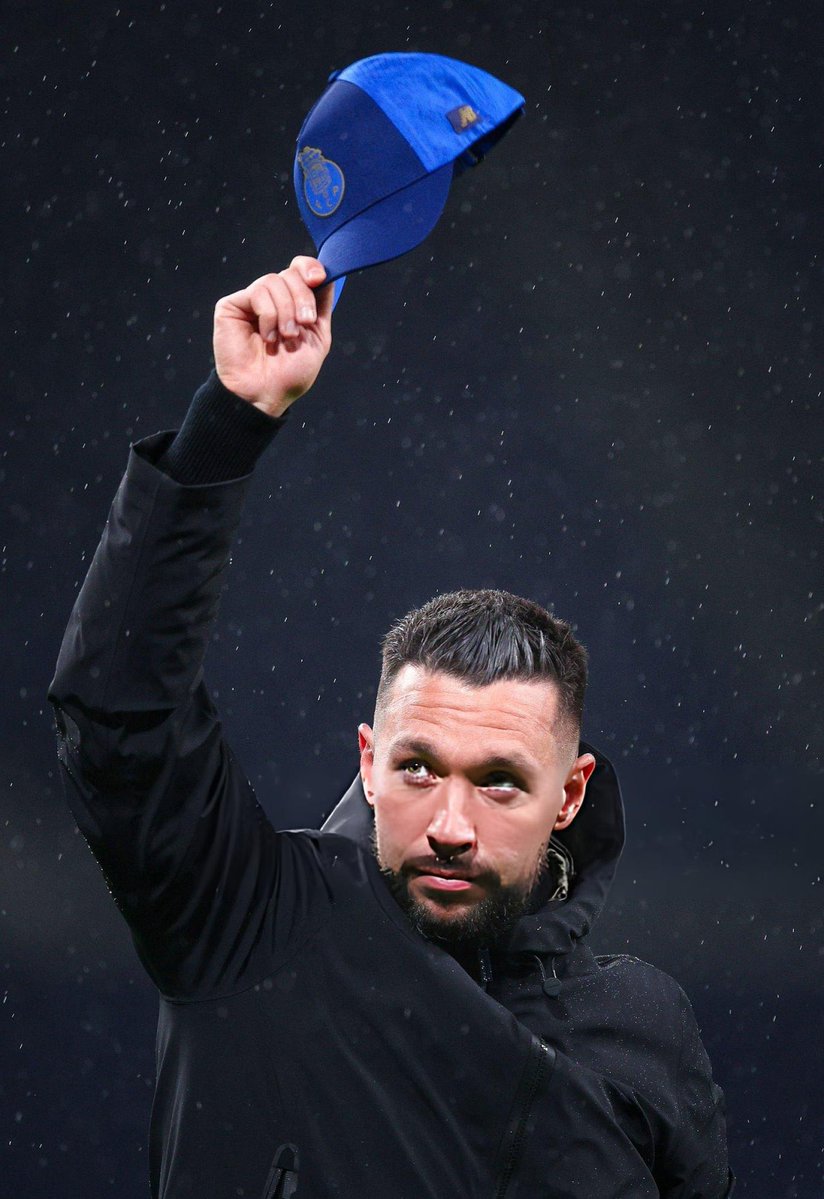 PELA MANHÃ CAFÉ 
COMO TU NÃO HÁ NENHUM
MISTER FARIOLI
DÁ-NOS O 31 💙🇮🇹