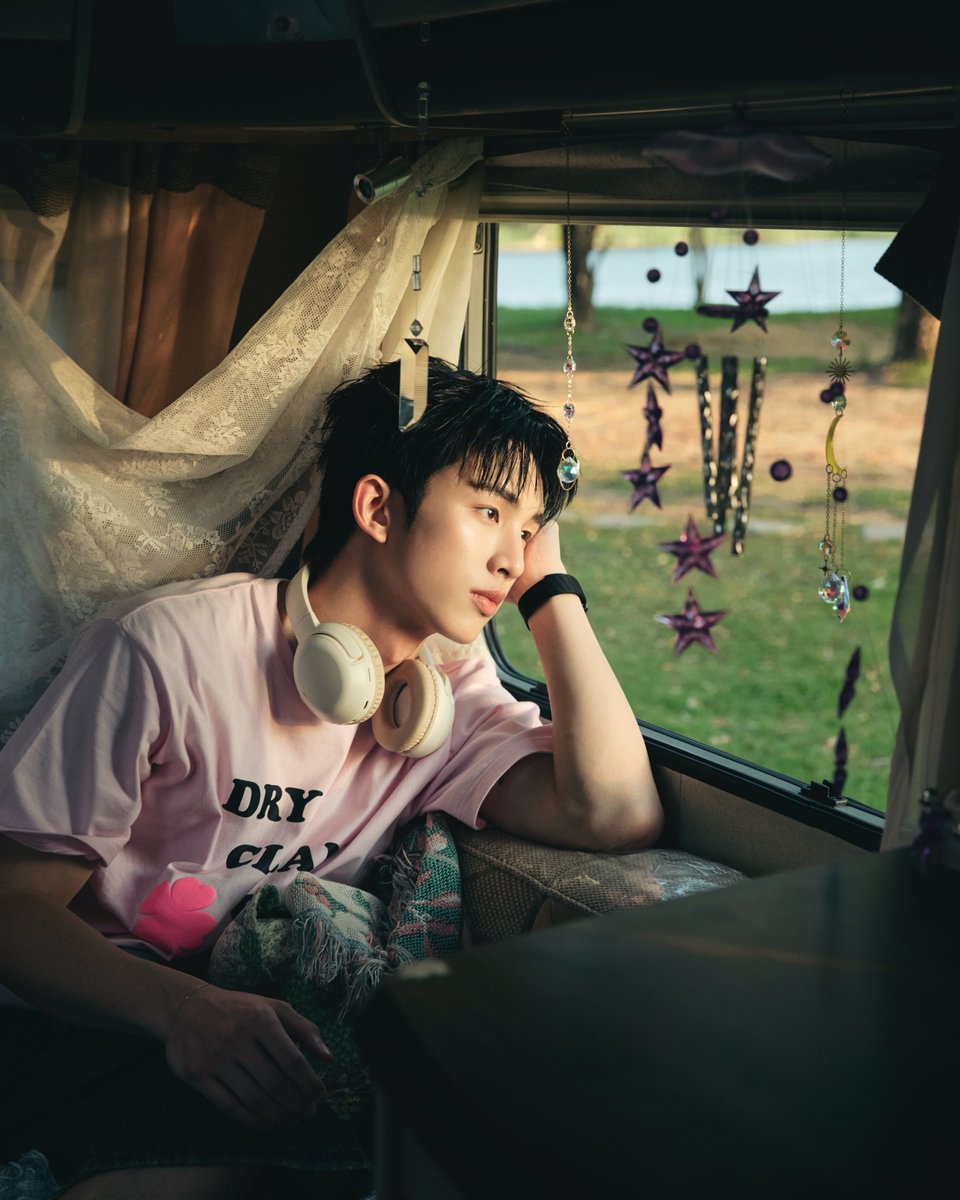 GMMTV's tweet image. พบกับผลงานล่าสุดของ “เซิร์ฟ พชร" ใน Music Video ตุ๊บป่อง - ily ( ไอลี่ ) ✨ 

🎬แฟนๆ รับชมได้แล้ววันนี้ทาง YouTube : XOXO ENTERTAINMENT

#swensurf @swensurf 
#ILY_th 
#ตุ๊บป่อง #ilyตุ๊บป่อง 
#GMMTV