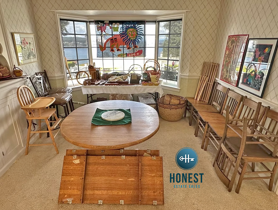 HonestSale's tweet image. We're all set for a fantastic estate sale in University Place starting today 9am-3pm. Join us to see quality #furniture, #collectibles, #antiques, #tools, &amp;amp; more. See the pictures &amp;amp; address: ow.ly/gBSZ50YNzGl #HonestEstateSales