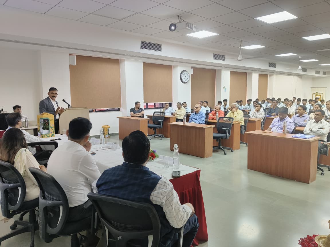mngl_in's tweet image. MNGL successfully hosted a 3-day Master Training Orientation Program on City Gas Distribution at YASHDA, in collaboration with GAIL, SEVWA &amp;amp; DVET.
Empowering 70+ participants to build a skilled &amp;amp; safe CGD workforce for the future.

#MNGL #CGD #SkillDevelopment #CleanEnergy
