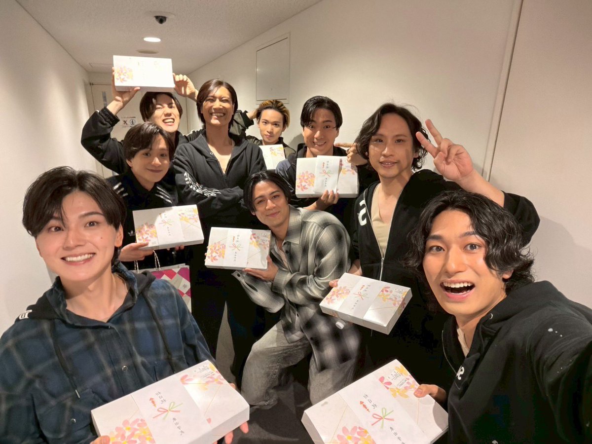 アレン座／Allen suwaru tweet media