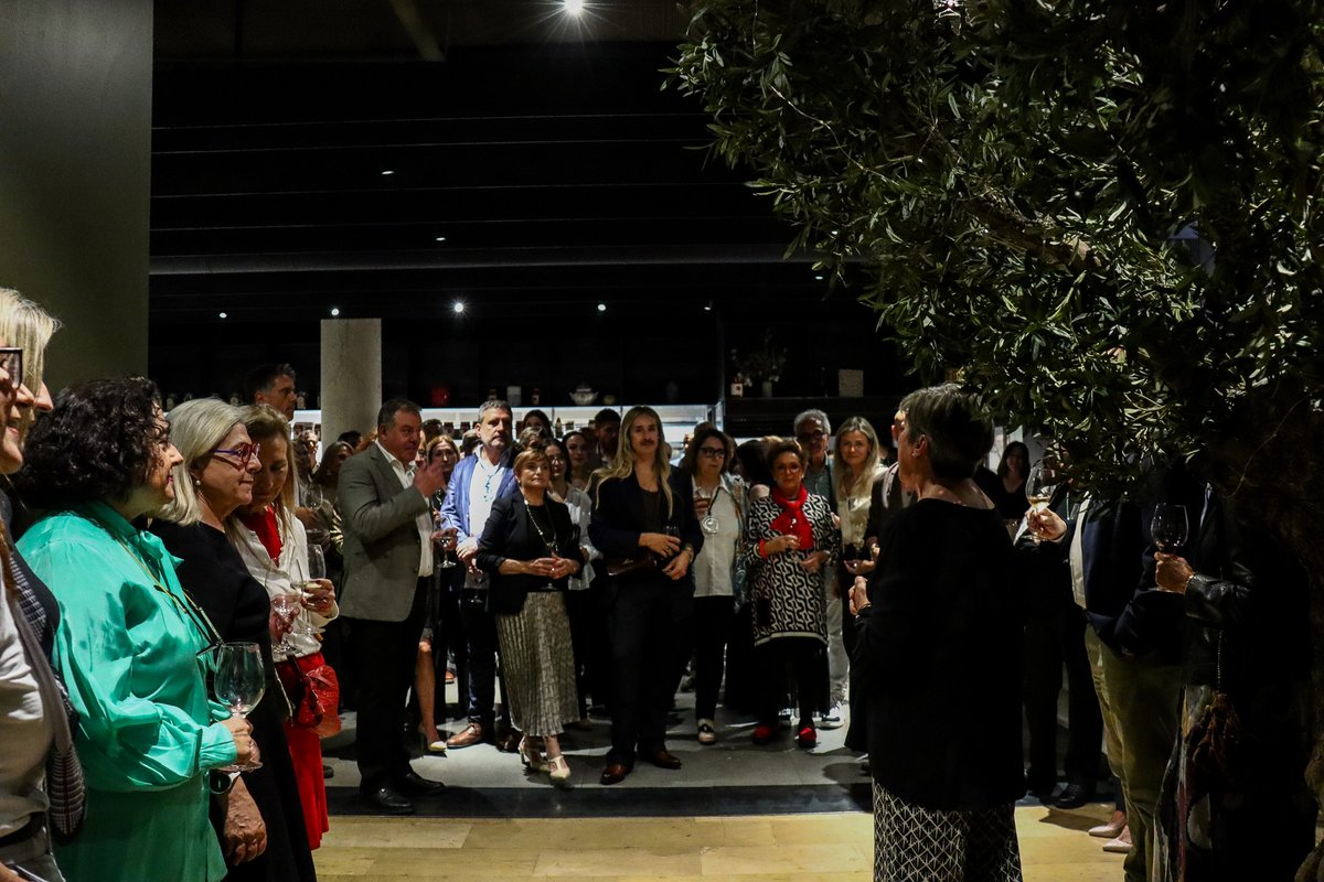 _ProyectoVivir's tweet photo. ✨ Celebramos nuestra tercera Cena Solidaria ✨

Gracias a @habitualvlc y @HispanoSuizas por hacerlo posible, y a todas las personas asistentes y fila cero por su apoyo. https://t.co/QOQzLBoAxd