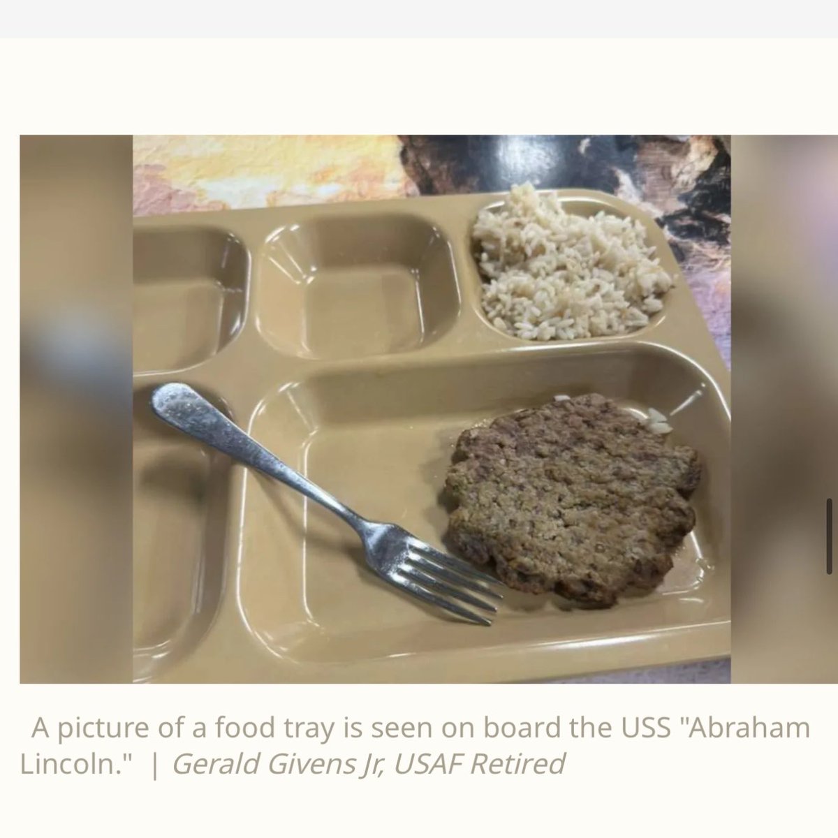 TheMaineWonk's tweet image. More images of the food being served to American military personnel are making the rounds.

These are from the USS Lincoln.

Source: @Newsweek