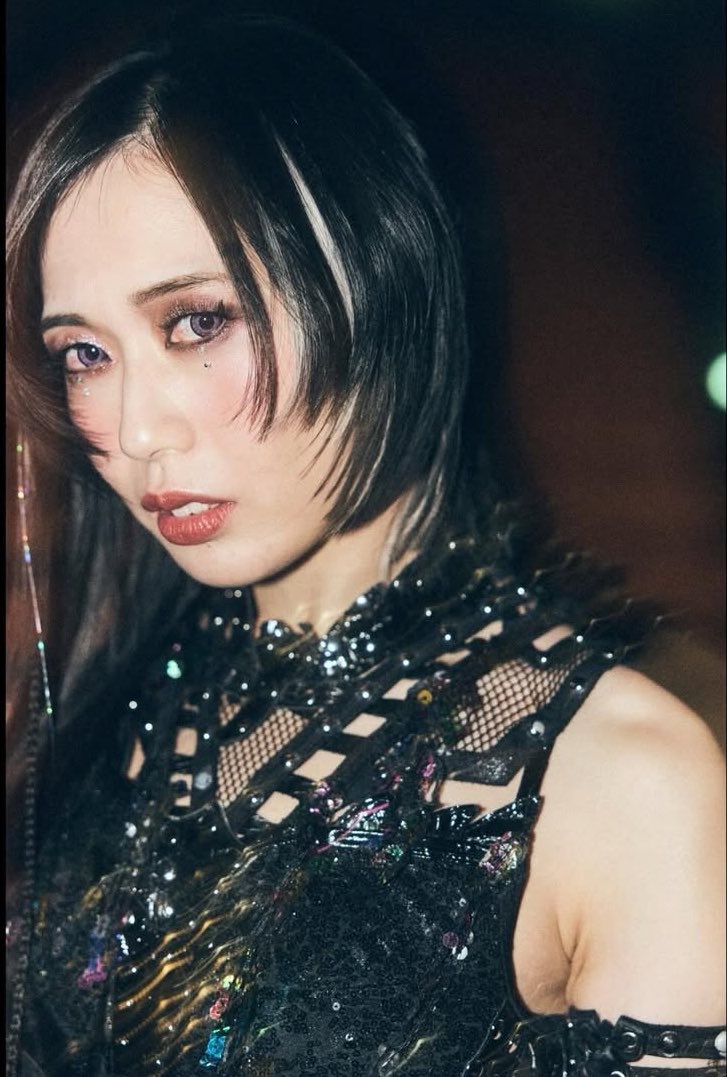 Lo que impone el Phenex Queen con su mera mirada 😏

#STARDOM #HATE #上谷沙弥