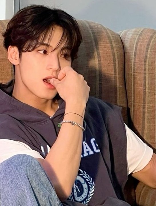 writesformw's tweet photo. the switch up 🔃
   ~minwon filo omegaverse au

what happens when kiyo (ww), an omega pretending to be alpha, is set up for a date to alex (mg), an alpha pretending to be omega?

all the mix-up, confusion, and conflict; definitely a perfect recipe for disaster or worse, love. https://t.co/IoEXfQTse7