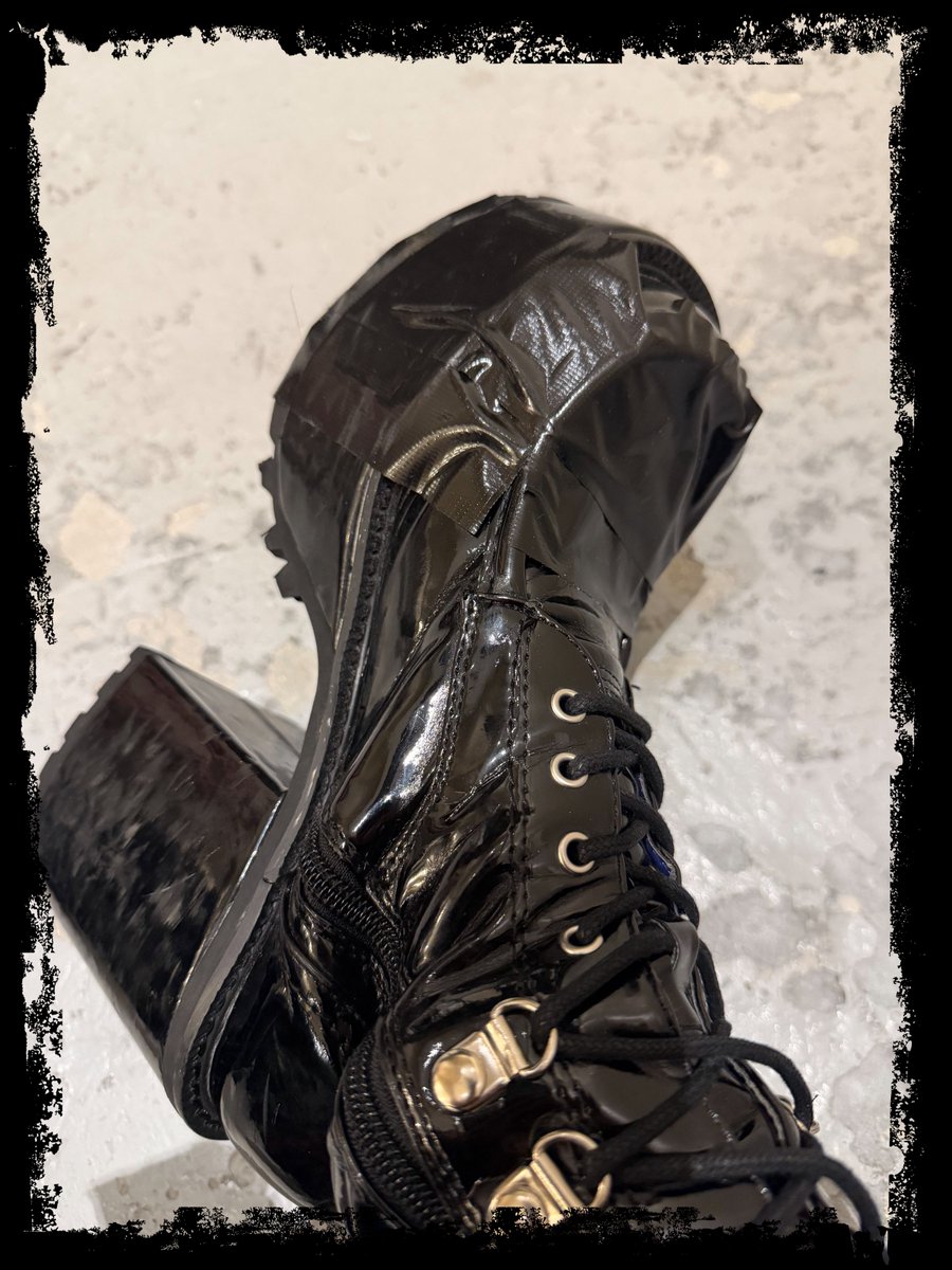 yui_fairithm's tweet image. ありがとう大阪！！！
アツい式典であった！

名誉の負傷(靴)

 #妖精帝國HTRtour