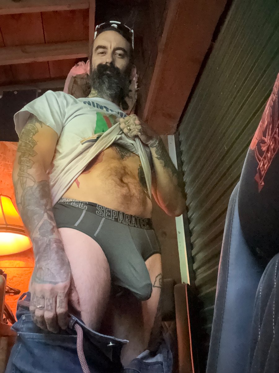 Cockswell_Jonny's tweet photo. I took a couple of new bulge pics yesterday. Which one is your favorite? #DirtyStepdad #Bulge #FullPouch #DaddyDick #HungDad #DadCock #BWC #SizeKink #BreedingFetish https://t.co/QPtvVkNE77