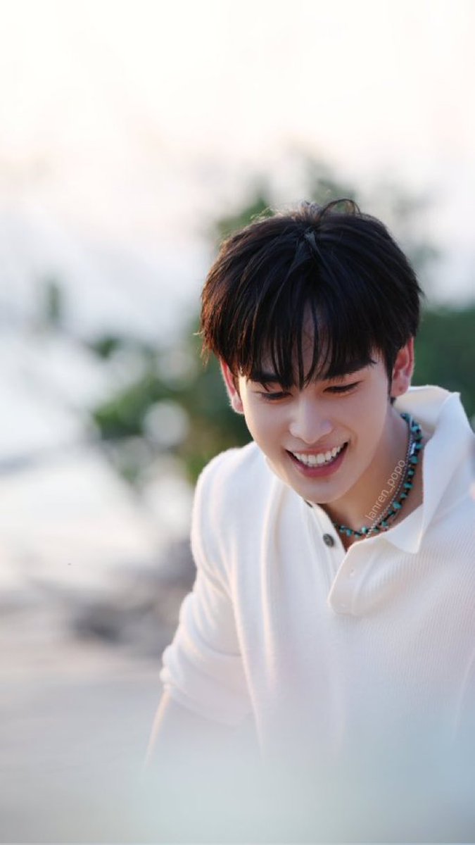 Trend for SANTA tweet media