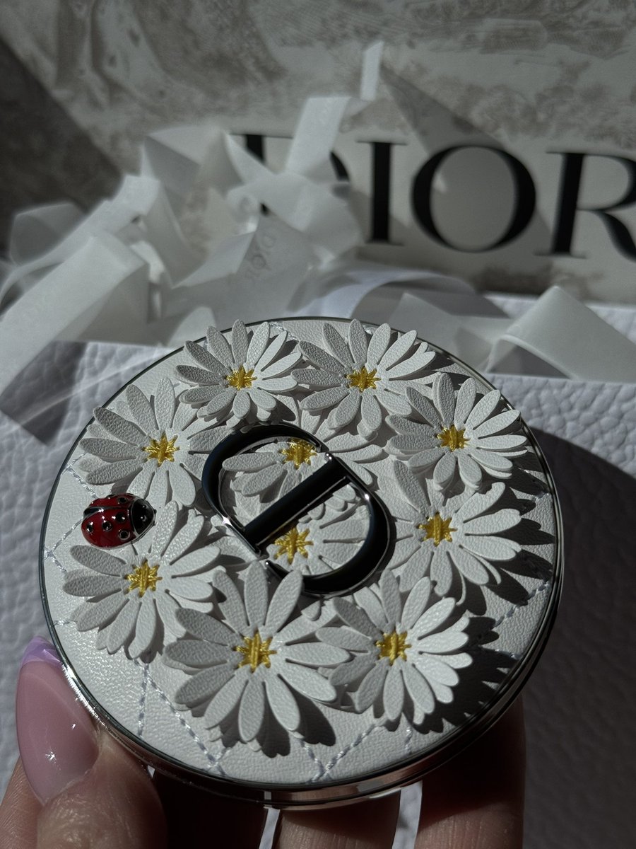 𝑠𝑦𝑙𝑤 tweet media