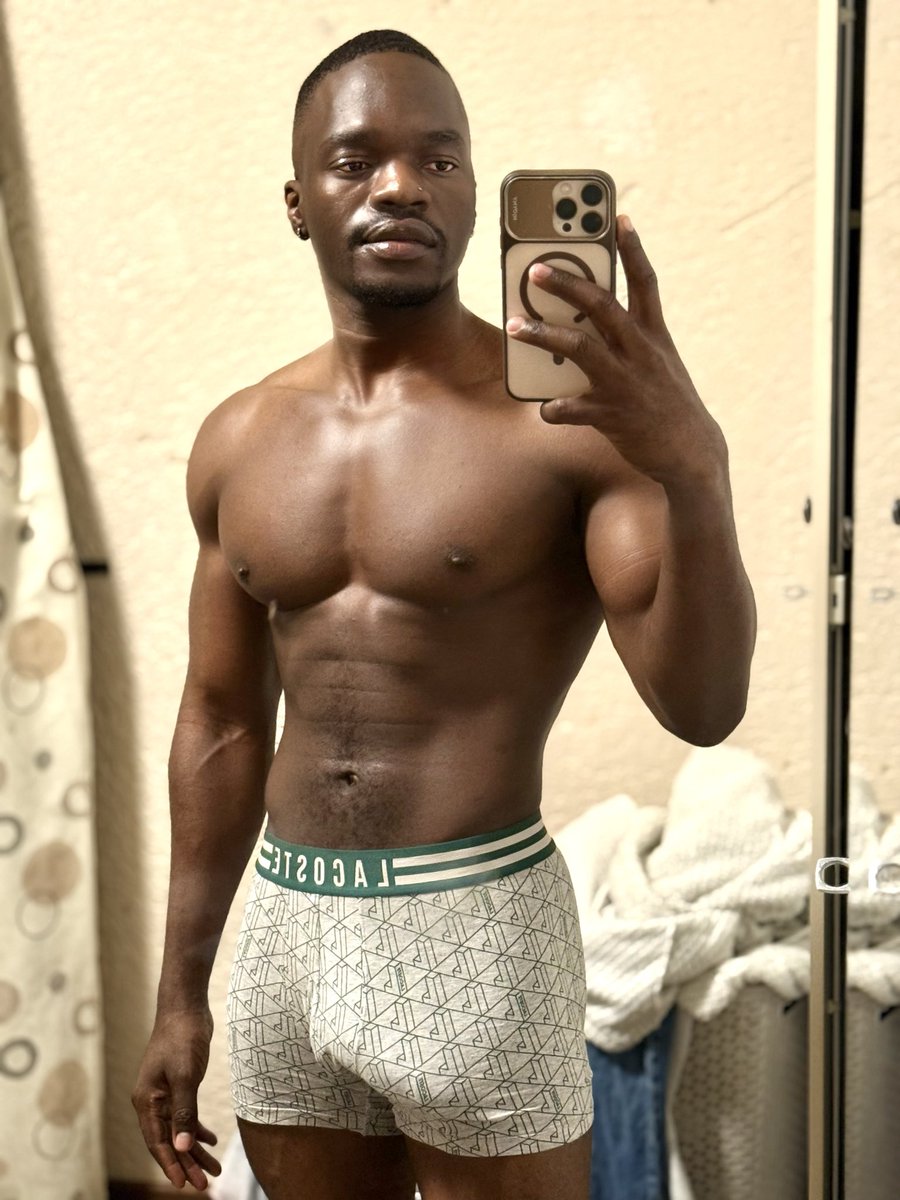 Nicholas The Model tweet media