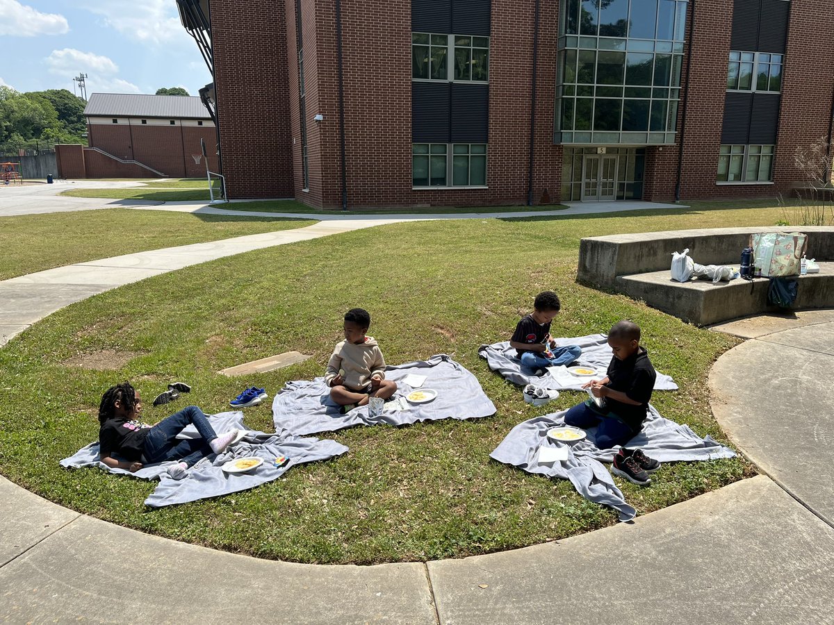 LEAPSouth's tweet photo. National Picnic Day fell right in the middle of Kindergarten Week, and our littlest learners celebrated the best way—outside, together, and full of smiles. #NationalPicnicDay #KindergartenWeek #LEAPwherethemagichappens #LEAPforthestars #LEAPingtoSuccess #LEARNLIVELEAP https://t.co/9zf8VxdbZs