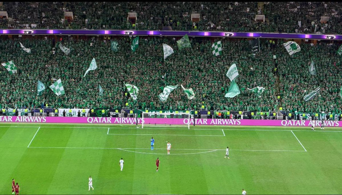 المدرج الأول tweet media