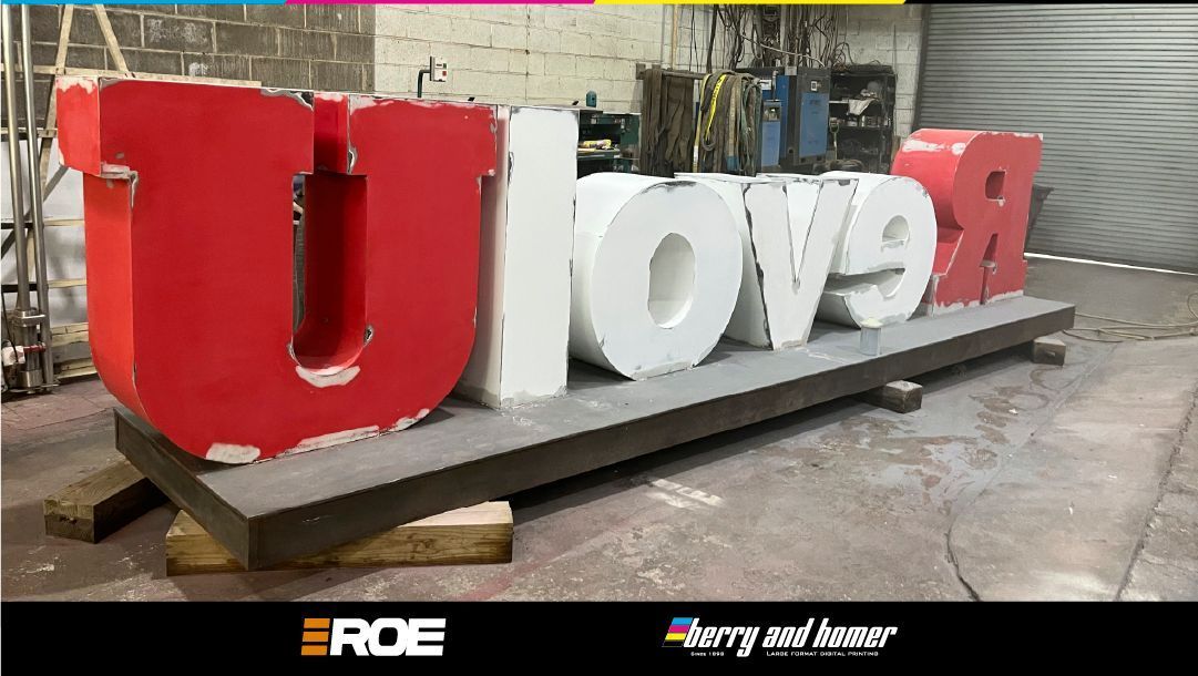 Roe_BerryHomer's tweet image. Outdoor monuments take a beating over time due to outdoor elements. This one at Rutgers was due for a refresh.

#Signage #DimensionalLetters #MonumentSign #LargeFormat #Refinishing #Rutgers #Fabrication #Installation