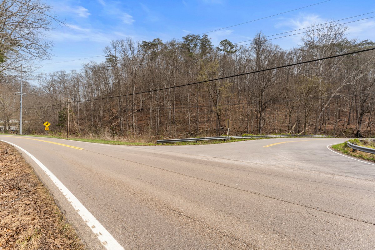 RyanColemanCEO's tweet image. 🏡 Featured Listing!
📍 Lot 1 Ailor Gap Rd, Maynardville, TN 37807
🌳 12.14 Acres
💰 $185,000

📸 ryancoleman.org/lot-1-ailor-ga…
📲 Call 865-693-SOLD

#MaynardvilleTN #UnionCountyTN #LandForSale #AcreageForSale #TennesseeLand #NorrisLake #HometownRealty #KnoxvilleRealEstate