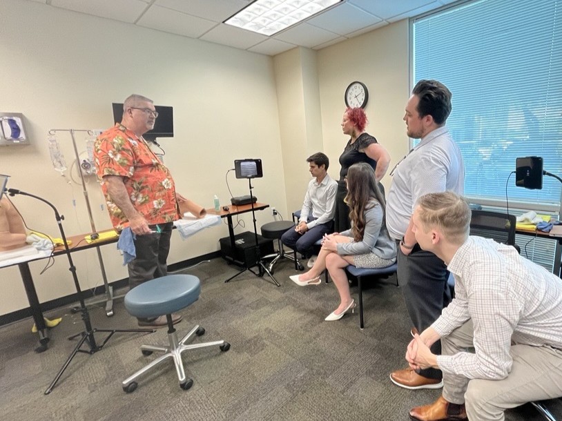 LimbsandThings1's tweet image. Did you know we keep our #medical knowledge fresh by working with our network of experts?

Just last week, our US Account Managers had the privilege of working with AT Still University to practice #ultrasound &amp;amp; improve their joint injection &amp;amp; aspiration using our own #simulation!