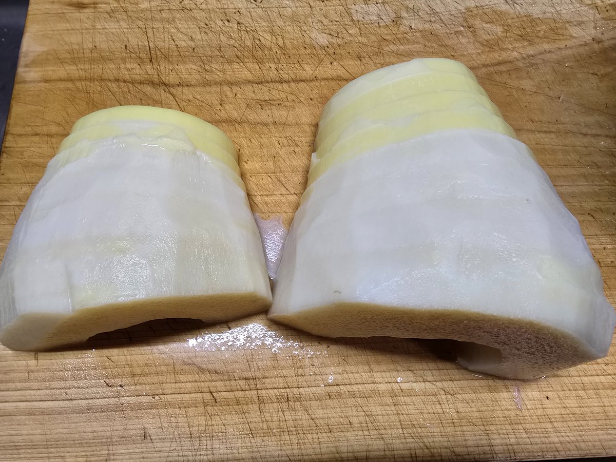 voguemaster3's tweet photo. 旬の物は食べたいので、2日前にあく抜きしておいたタケノコで夕食作り

・筍ご飯
・青椒肉絲
・ナスの煮びたし https://t.co/QJIf9ACNCl