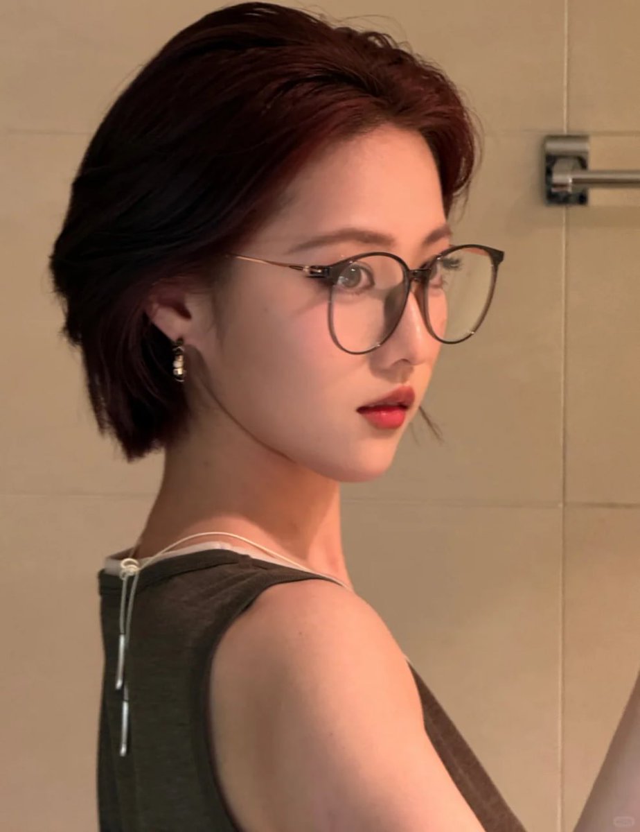 短发小阿姨 tweet media