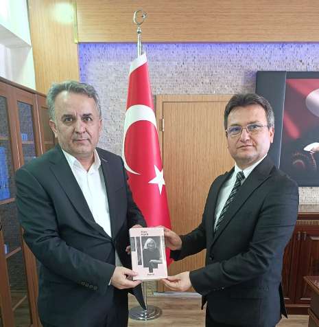 MUSIADBatman's tweet photo. Defterdarımız Sn. Muhittin Çelebi Şenses’i ziyaret ederek; güncel ekonomik gelişmeler, mali gündem ve iş dünyasının beklentileri üzerine verimli bir görüşme gerçekleştirdik.
Nazik ev sahipliği için teşekkür ederiz. https://t.co/jD1T6zE6l2