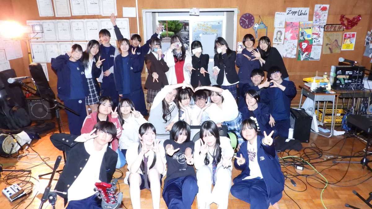 Go_madango_5's tweet photo. 『シ業式。』ありがとうございましたー！！

遅刻しました！！🙇‍♀️後輩の企画、無事盛り上げられていたら嬉しいです😌シちゃん誕生日おめでとう‼️ https://t.co/T6YyTrHCSu
