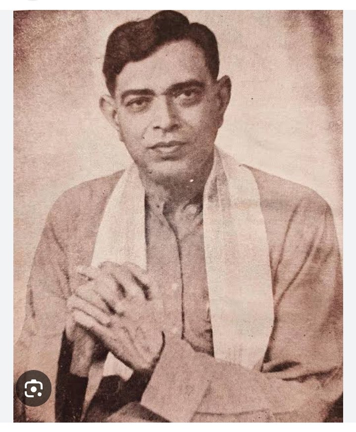 RajeevSolar's tweet photo. है कौन विघ्न ऐसा जग में, टिक सके आदमी के मग में?
खम ठोक ठेलता है जब नर, पर्वत के जाते पाँव उखड़,
मानव जब ज़ोर लगाता है, पत्थर पानी बन जाता है।

राष्ट्रकवि रामधारी सिंह दिनकर जी की पुण्यतिथि पर उन्हें कोटि-कोटि नमन। https://t.co/e5uyPjicvm
